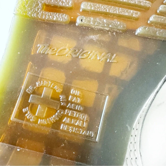 Doc Martens White Leather 11821 Boot 8 Eye AirWair Bouncing Soles Women’s Size 6 - Picture 13 of 15